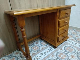 Escritorio pino 4 cajones