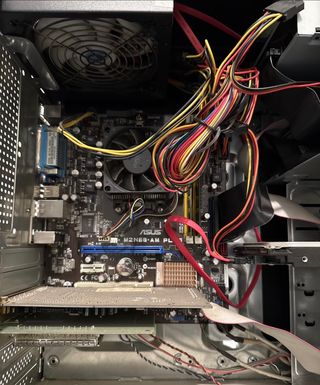 PC Windows 7 Creative X-Fi capturadora TV AthlonII