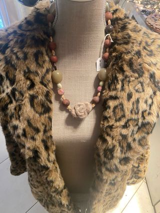 Abrigo H&M pelo sintético leopardo