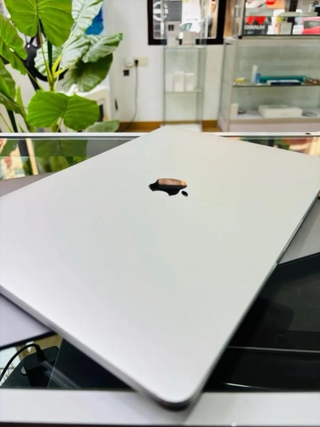 MacBook Pro 13 2020 i5 8GB 256GB AZERTY