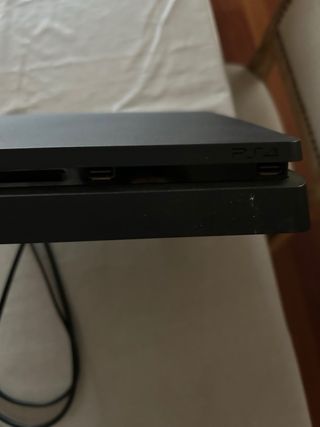 PS4 (PlayStation 4) Negra + 2 Mandos