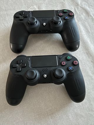 PS4 (PlayStation 4) Negra + 2 Mandos