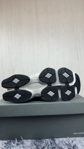 Zapatillas New Balance Gris y Blanco