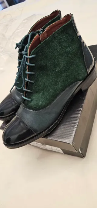 Botines verdes de cuero