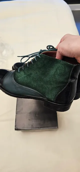 Botines verdes de cuero