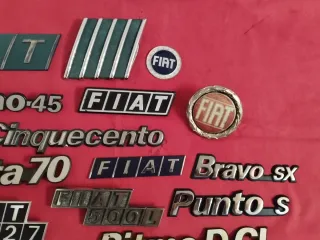 Lotto di 22 fregi Fiat x auto vintage e d'epoca