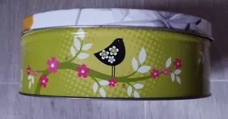 Caja vintage latón decorada con flores (vacía).