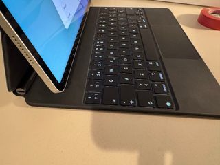 iPad Pro 13 M2 con Magic KeyBoard y Apple Pencil