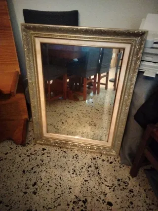 Espejo Marco Dorado y Madera