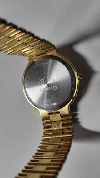 Reloj Longines Conquest chapado en oro.