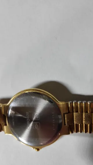 Reloj Longines Conquest chapado en oro.