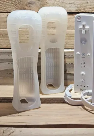 Mando Wii Nintendo + 1 Fundas Silicona