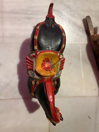 Caballo de porcelana chino decorado