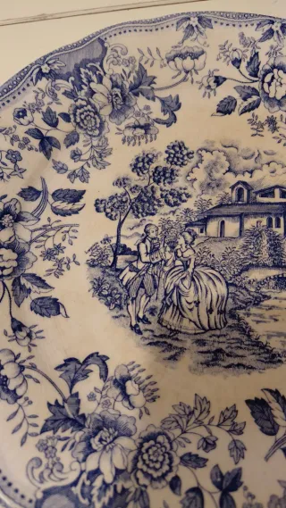 Piatto antico decorato blu e bianco