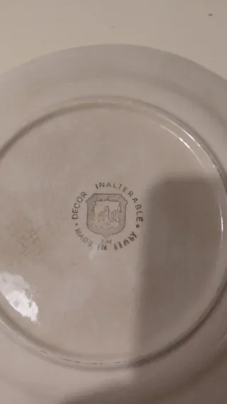 Piatto antico decorato blu e bianco
