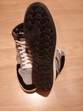 Zapatillas altas Diadora grises y negras