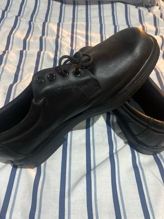Zapatos negros colegio o salir talla 39