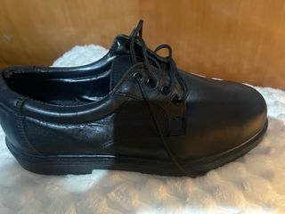 Zapatos negros colegio o salir talla 39