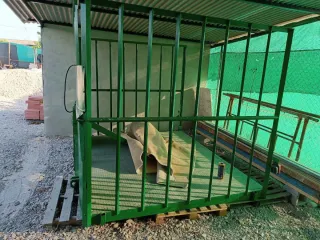 Plataforma metálica verde