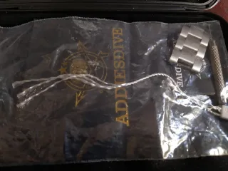 Reloj Automático de Buceo Negro y Plateado