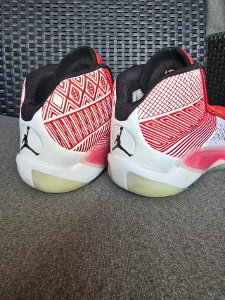 Nike Jordan Rojas y Blancas EU 42