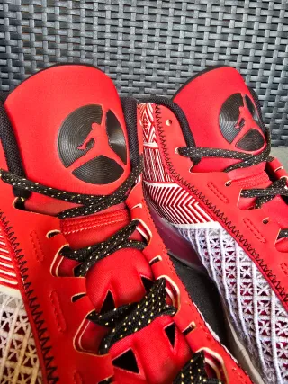 Nike Jordan Rojas y Blancas EU 42