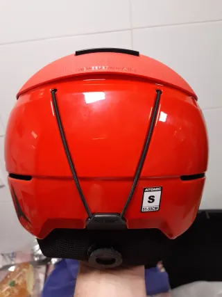 Casco de esquí Atomic rojo