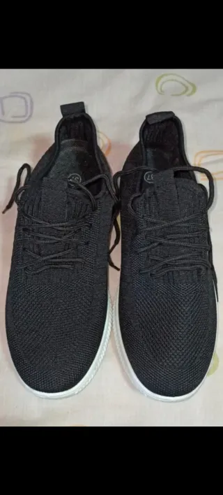 Botines negros y blancos