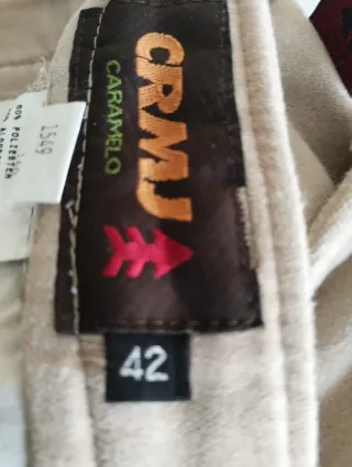 Pantalón de mujer marca Caramelo Talla 42 Beige