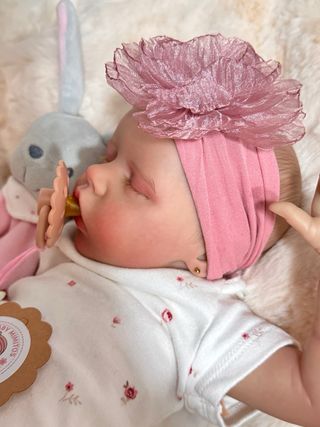 Bebé Reborn realista con chupete