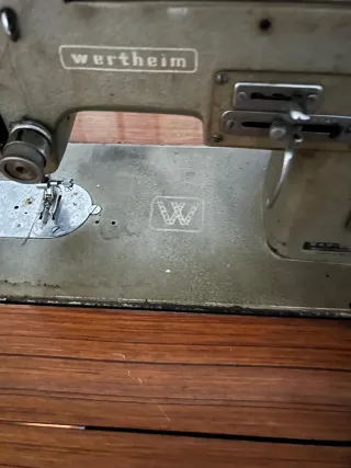 Máquina de coser Wertheim