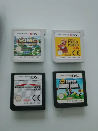 Nintendo 2DS Roja y Blanca + Juegos