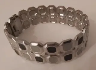 Pulsera de acero con diseño hexagonal. Bisuteria.