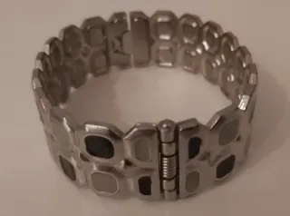 Pulsera de acero con diseño hexagonal. Bisuteria.