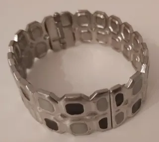 Pulsera de acero con diseño hexagonal. Bisuteria.