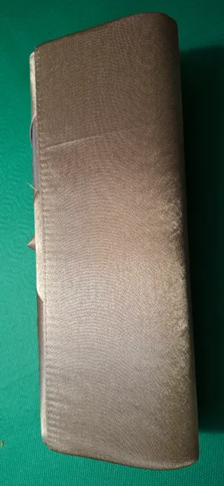 Pochette in raso beige con fiore