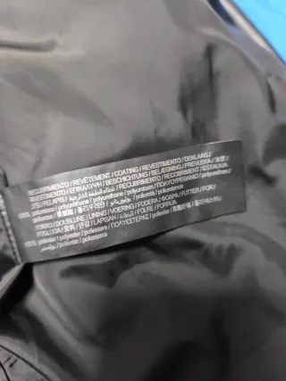 Cazadora efecto piel negra Pull&Bear