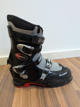 Botas Esquí Travesía Talla 29.5 + Crampones