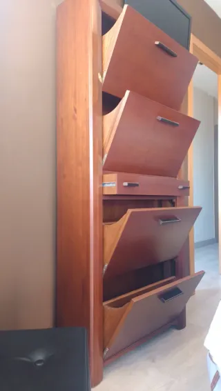 Zapatero de madera