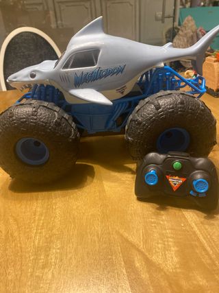 Coche teledirigido Megaladon Gigante
