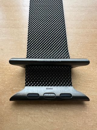 Apple Watch 45mm. Graphite Milanese Loop