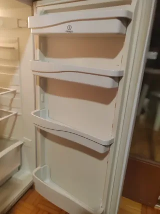 Nevera combi Indesit