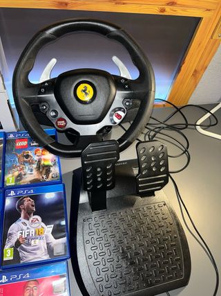 Volante Ferrari para PS4 con Pedales