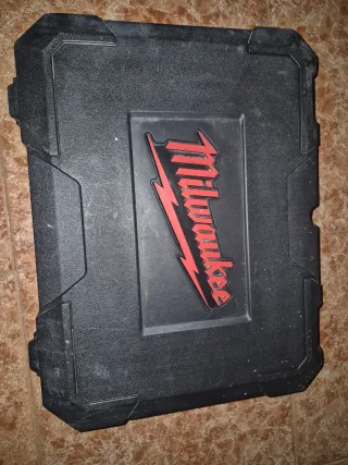 Máquina Wirsbo Milwaukee uponor