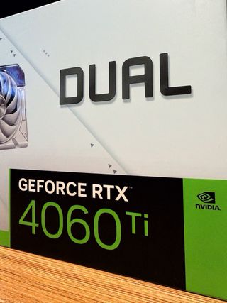 Tarjeta Gráfica ASUS GeForce RTX 4060 Ti 8gb White