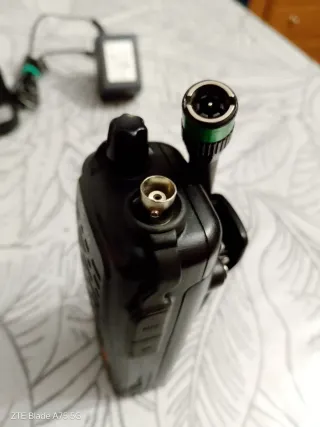 Walkie ICOM IC-V82 Transceiver VHF   7w de salida.