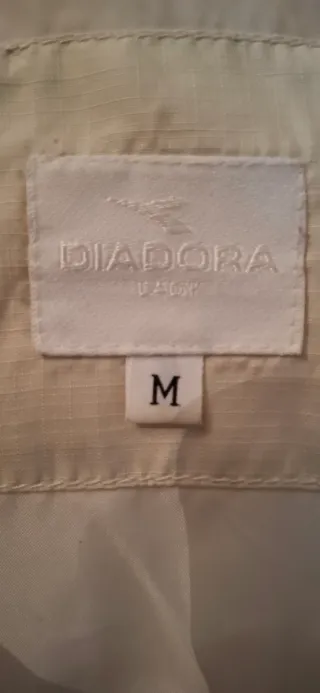 Piumino Diadora bianco con collo removibile