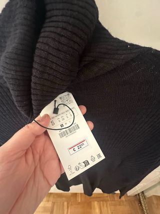 Jersey cuello alto Zara negro