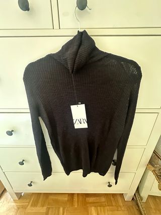 Jersey cuello alto Zara negro