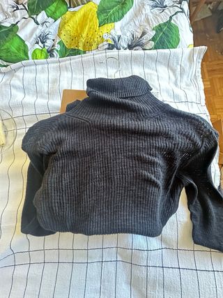 Jersey cuello alto Zara negro